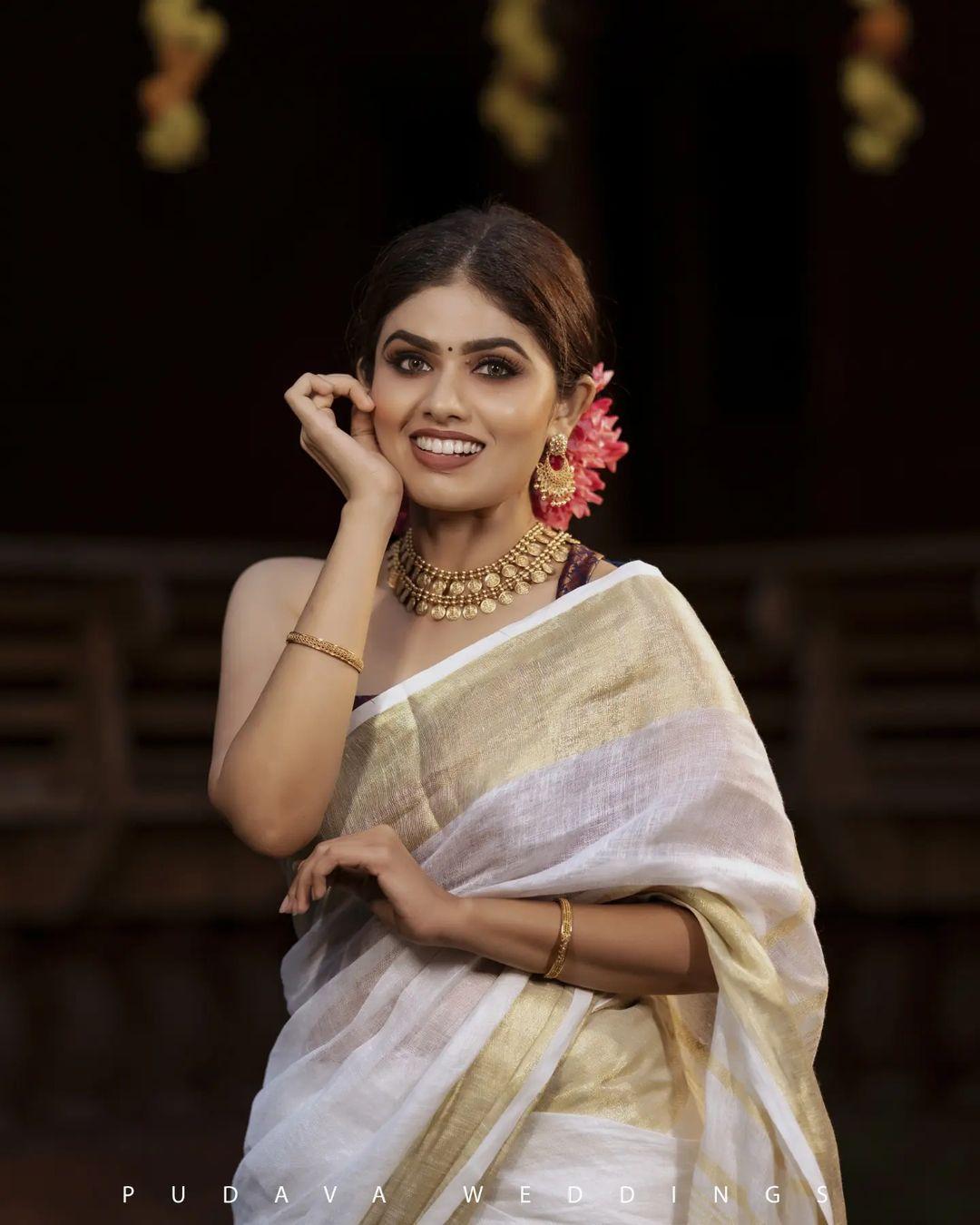 Exclusive very hot and spicy photos gallery | Neeraja S Das in Kasavu Saree hot and spicy photos