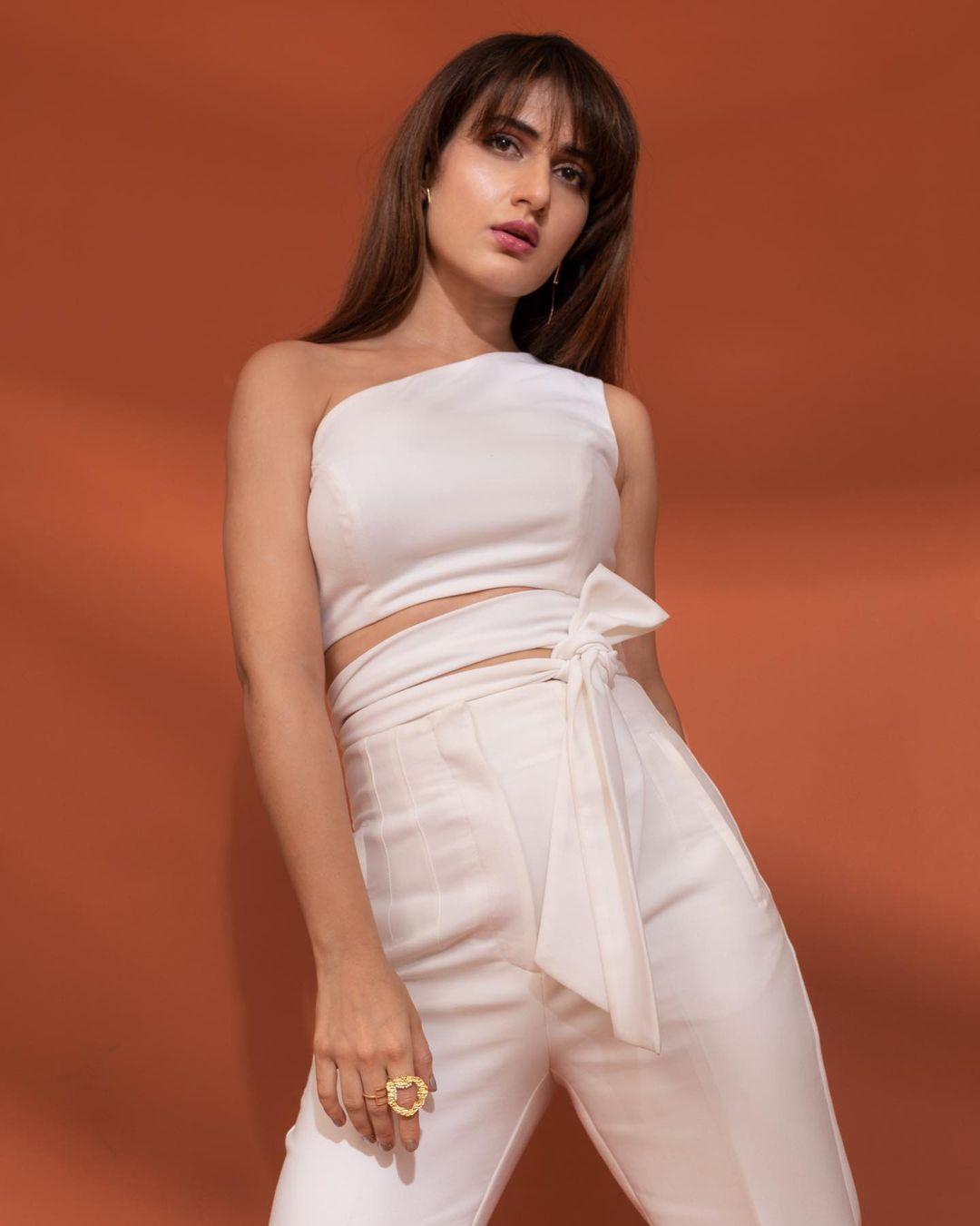 Cute and sexy photoshoot | Fatima Sana Shaikh stunning very Glamorous and cute stills