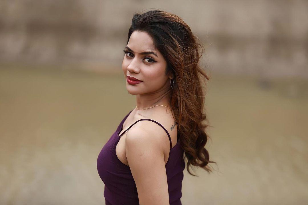 Exclusive very hot photos | Aishwarya Dutta exclusive very cute and spicy photos gallery