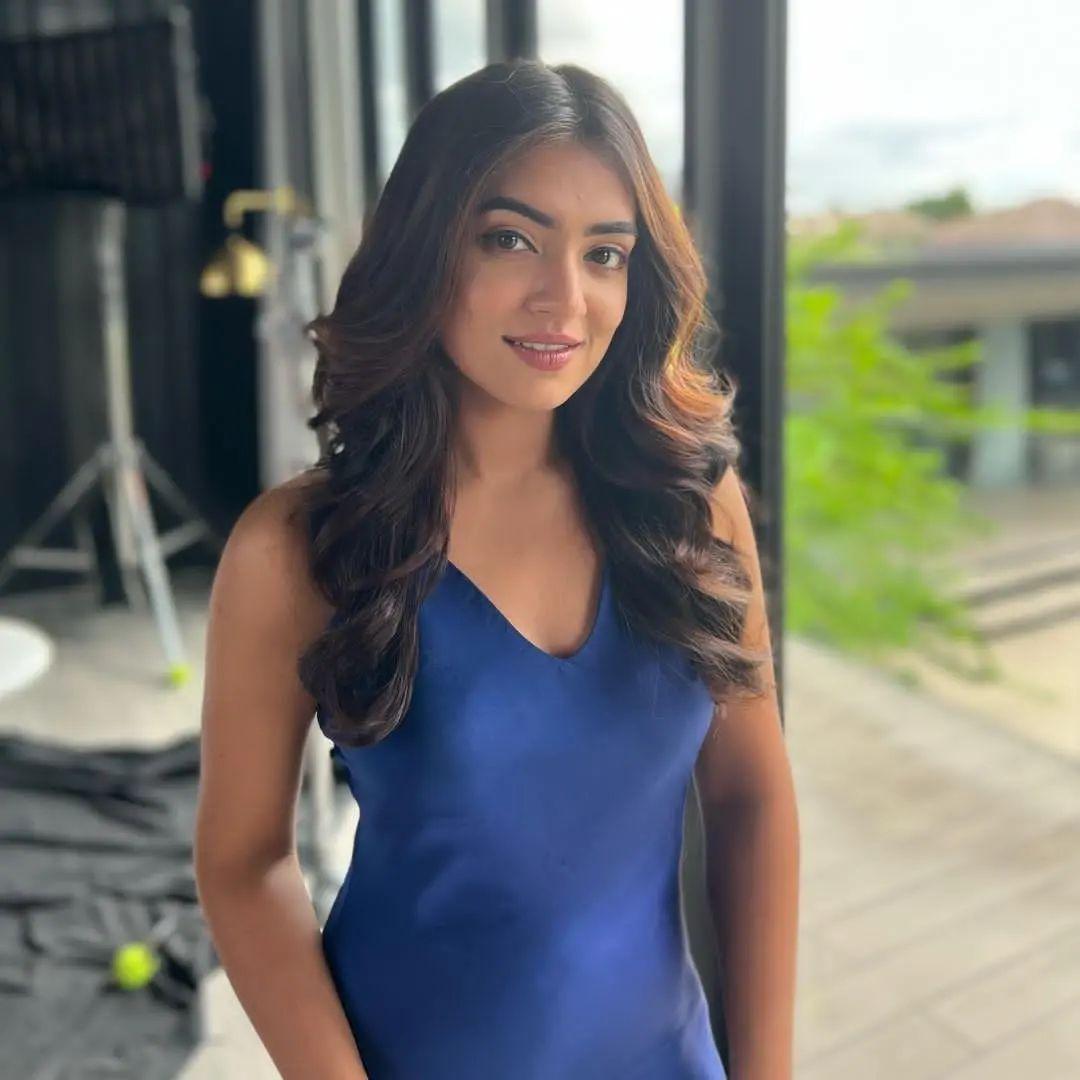 Exclusive very hot photos | Nazriya Nazim beautiful and glamorous photos in blue dress