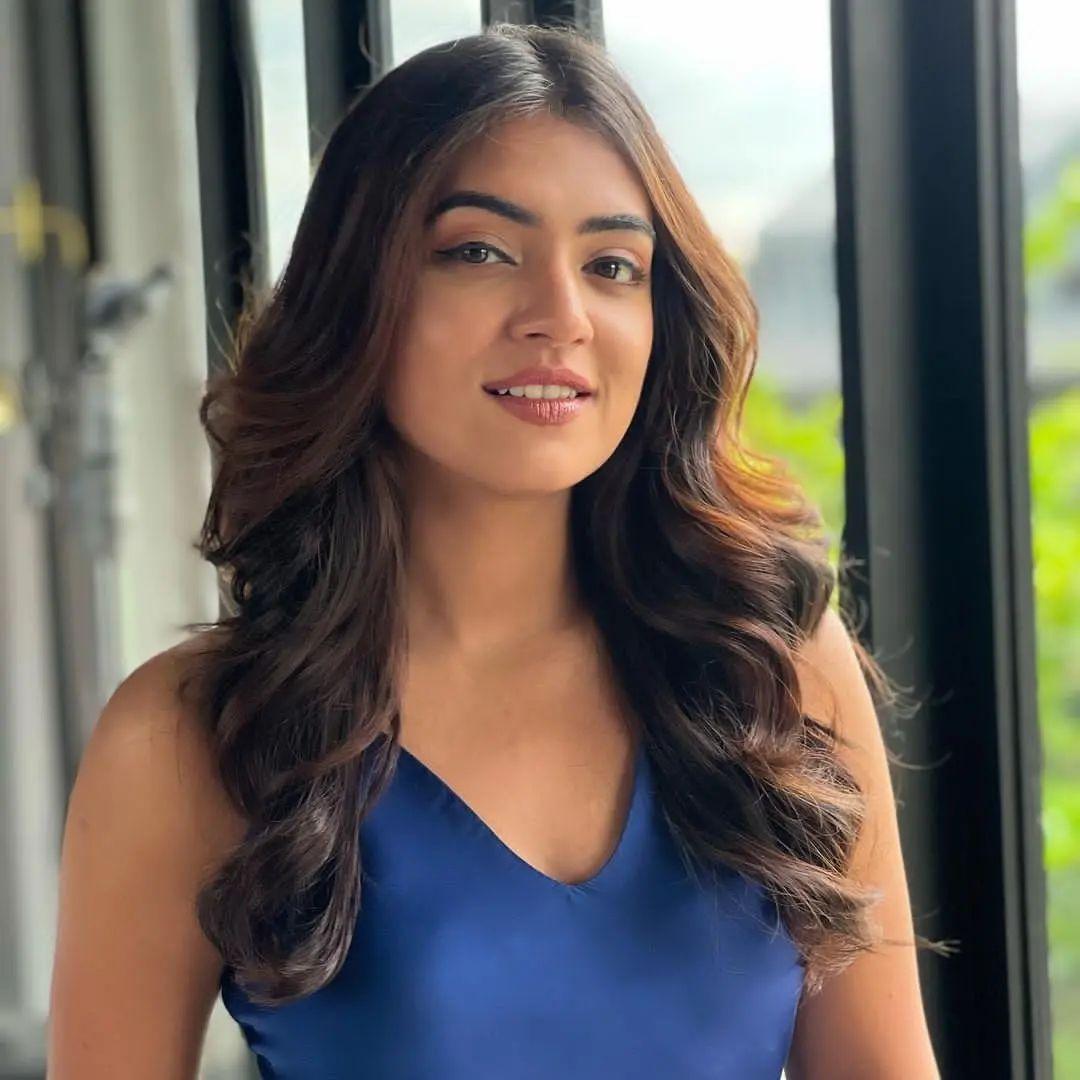 Tamil actress hot photos | Nazriya Nazim beautiful and glamorous photos in blue dress