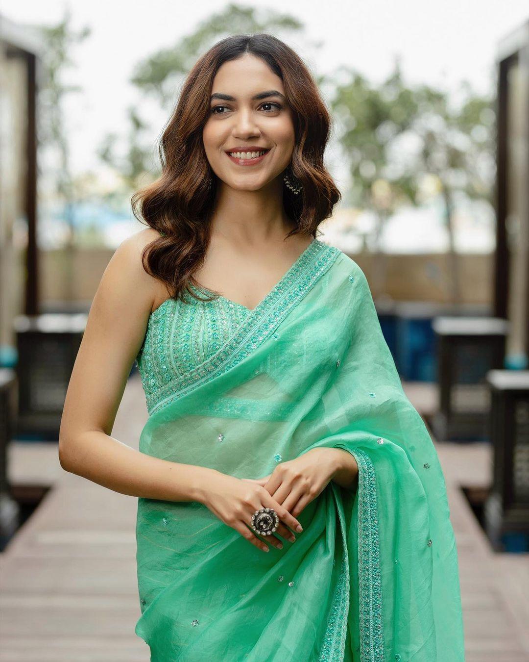 Exposing very hot photos| Ritu Varma in green transparent saree hot photos gallery