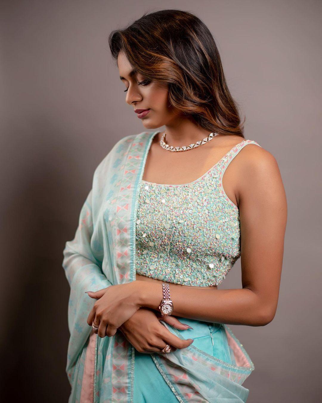 Stylish and sexy photoshoot | Aditi Shankar looking very glorious in lehanga hot photos
