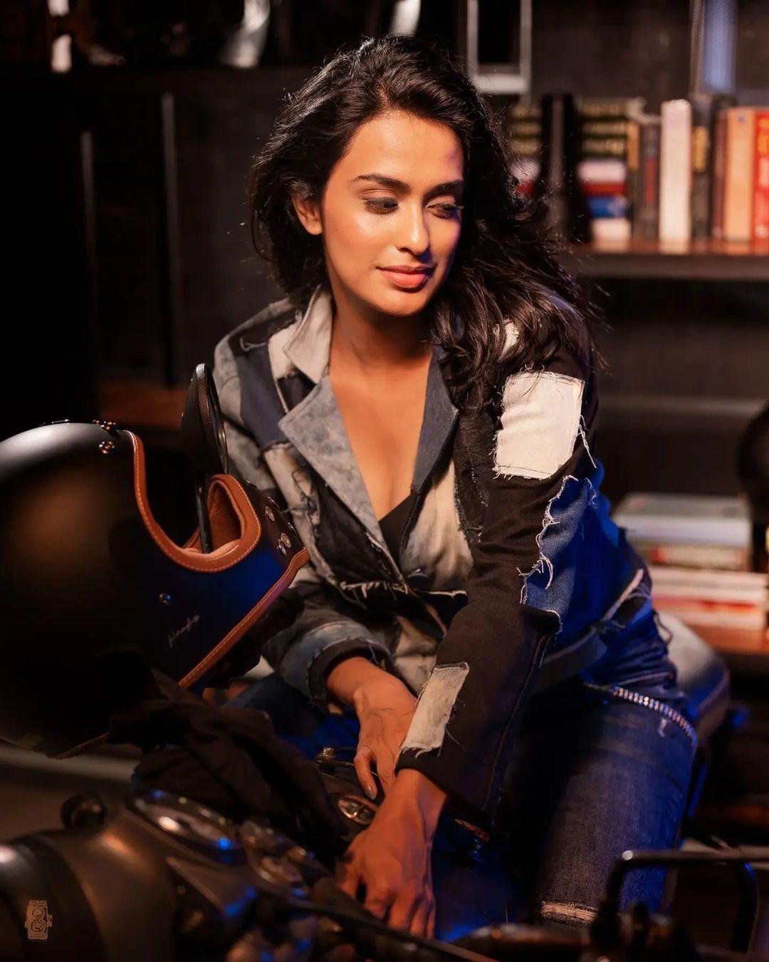 Beautiful and sexy photoshoot | Hannah Reji Koshy exclusive hot and sexy photoshoot