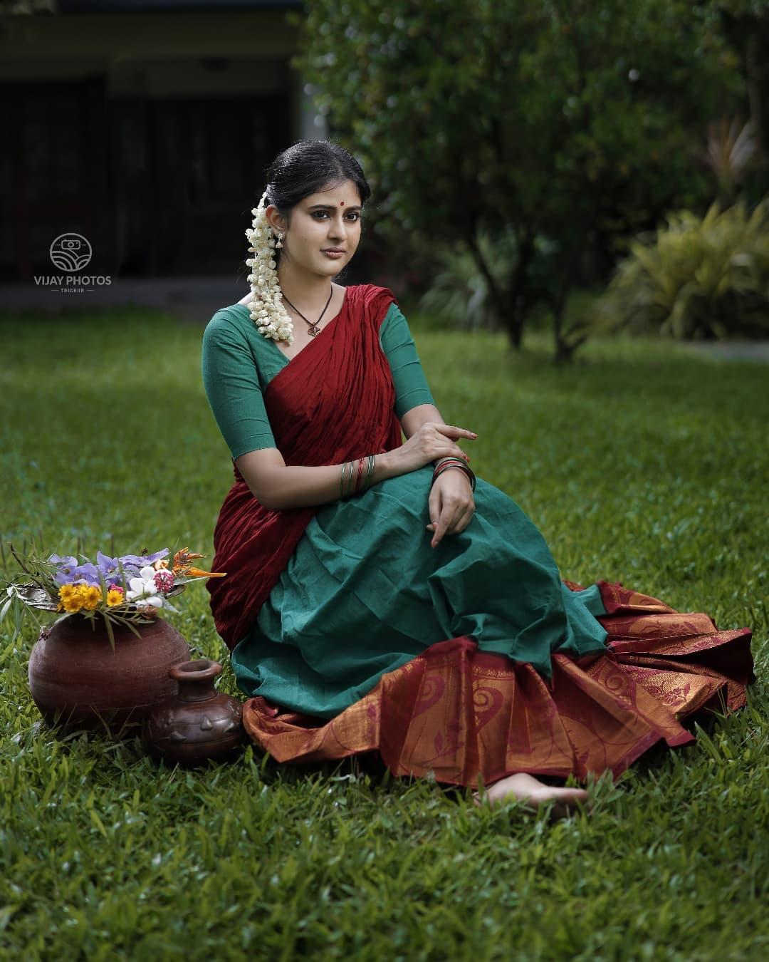 Beautiful and sexy photoshoot | Sravana tn in half saree looking very glamorous photos