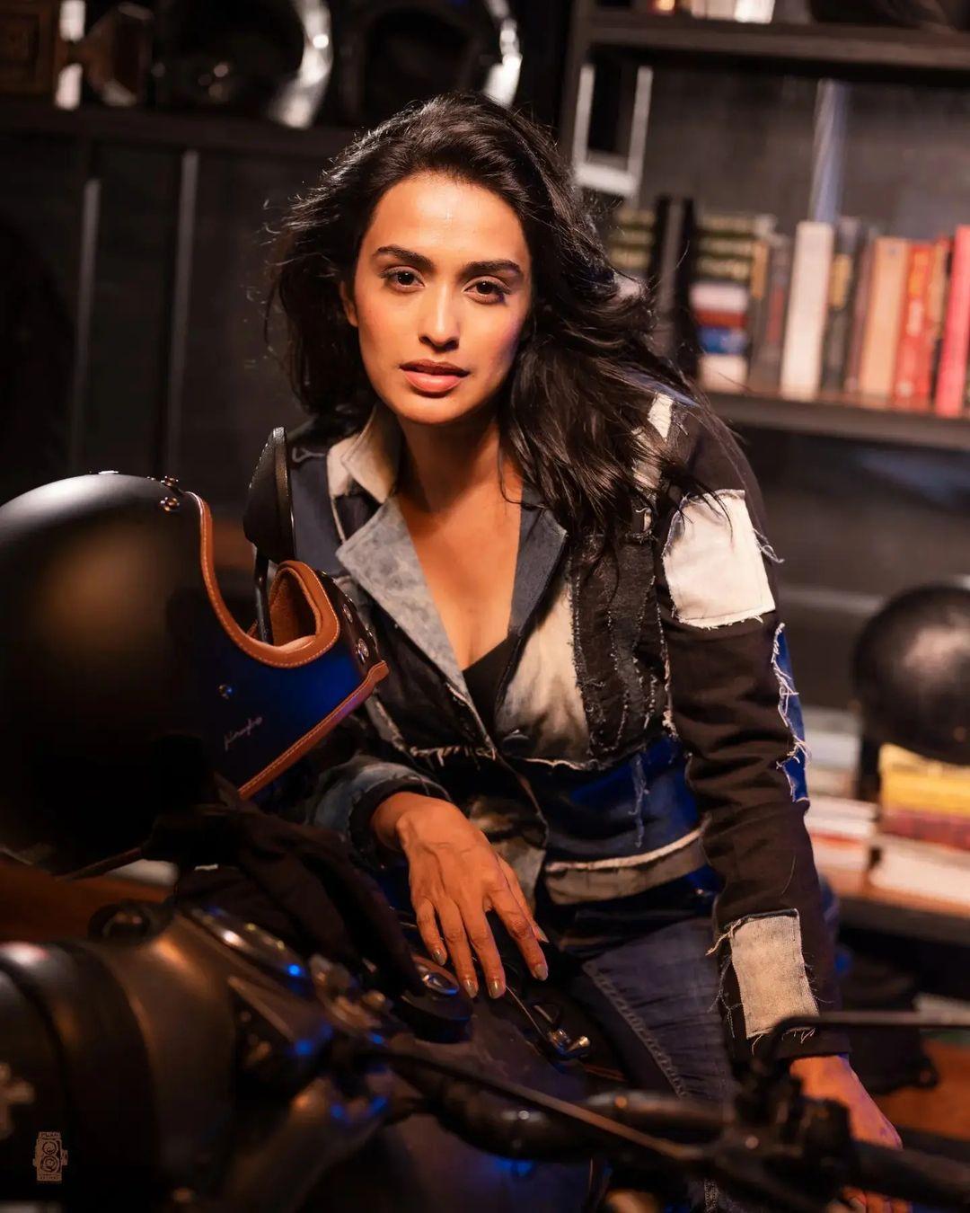 Cute and sexy photoshoot | Hannah Reji Koshy exclusive hot and sexy photoshoot