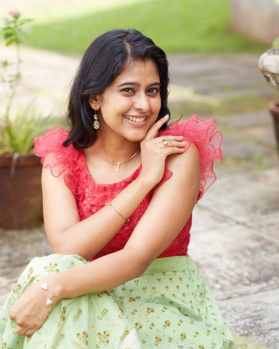 Exclusive very hot and sexy photoshoot | Sravana tn exclusive very glamorous and cute picture