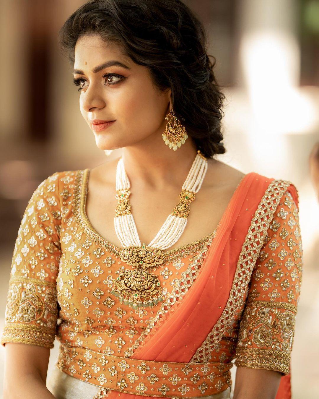 Beautiful and sexy photoshoot | Actress Aditi Shankar Recent Navaratri Festival hot photos