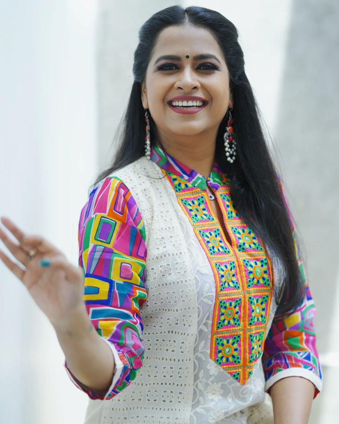 Exclusive very hot and cute stills | Sadhika Venugopal looking very glamorous and cute stills