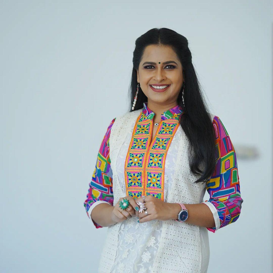 Exclusive very hot photos | Sadhika Venugopal looking very glamorous and cute stills
