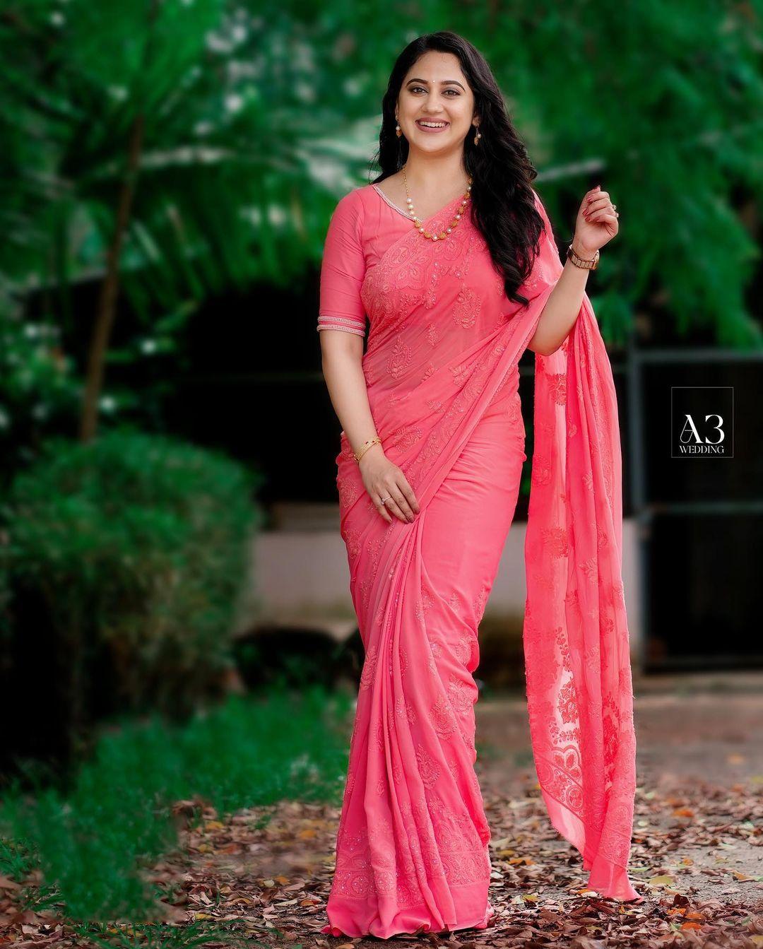 Exclusive very hot photos gallery | Miya george in rose Saree looking very glorious photos