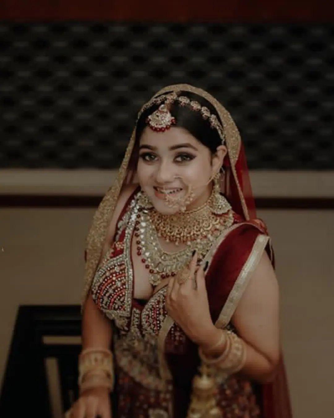 Beautiful and glamours photos |Saniya babu bridal makeup hot and sexy photoshoot |