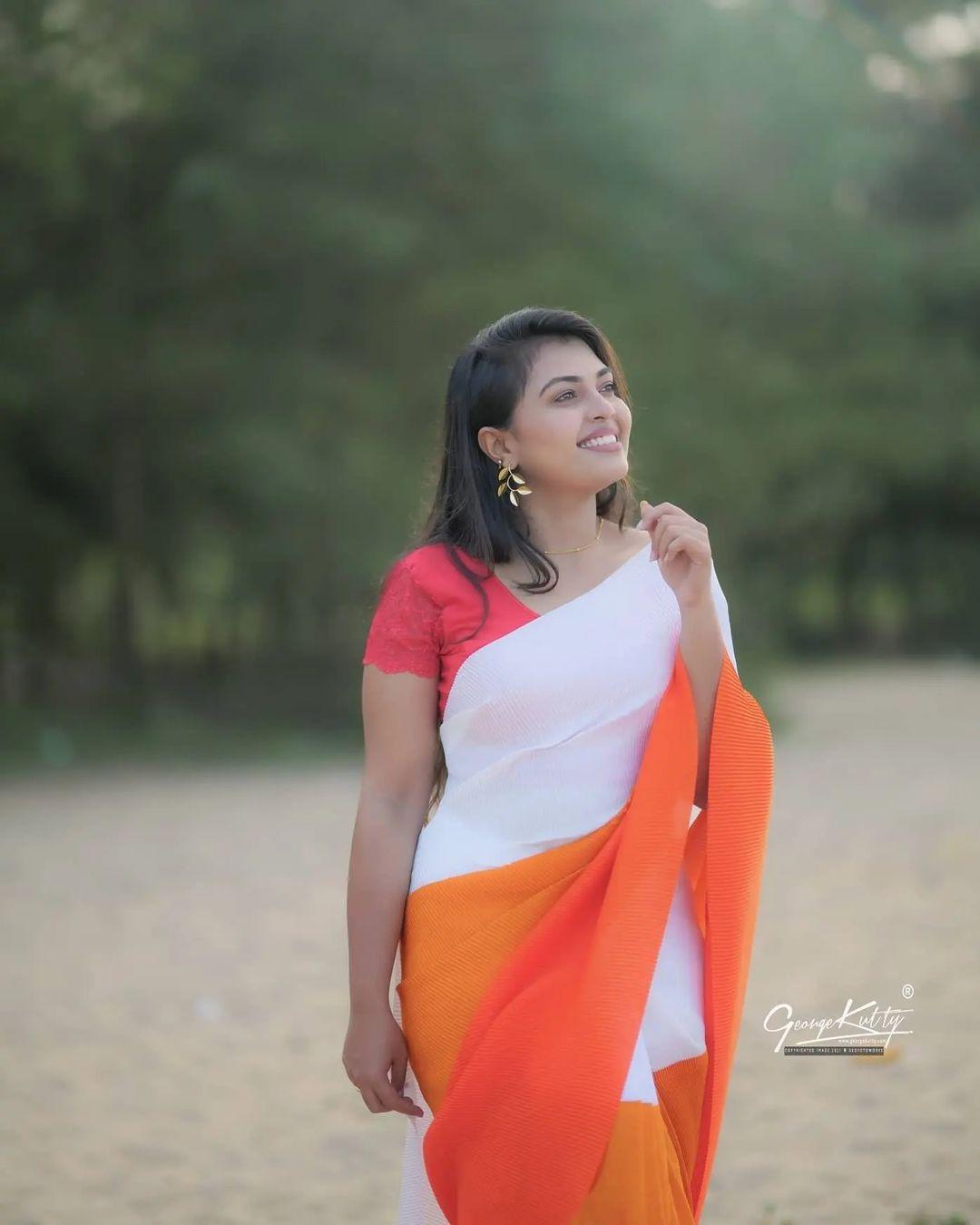 Beautiful and sexy photoshoot | Mridhula vijai in latest saree fashion photos gallery