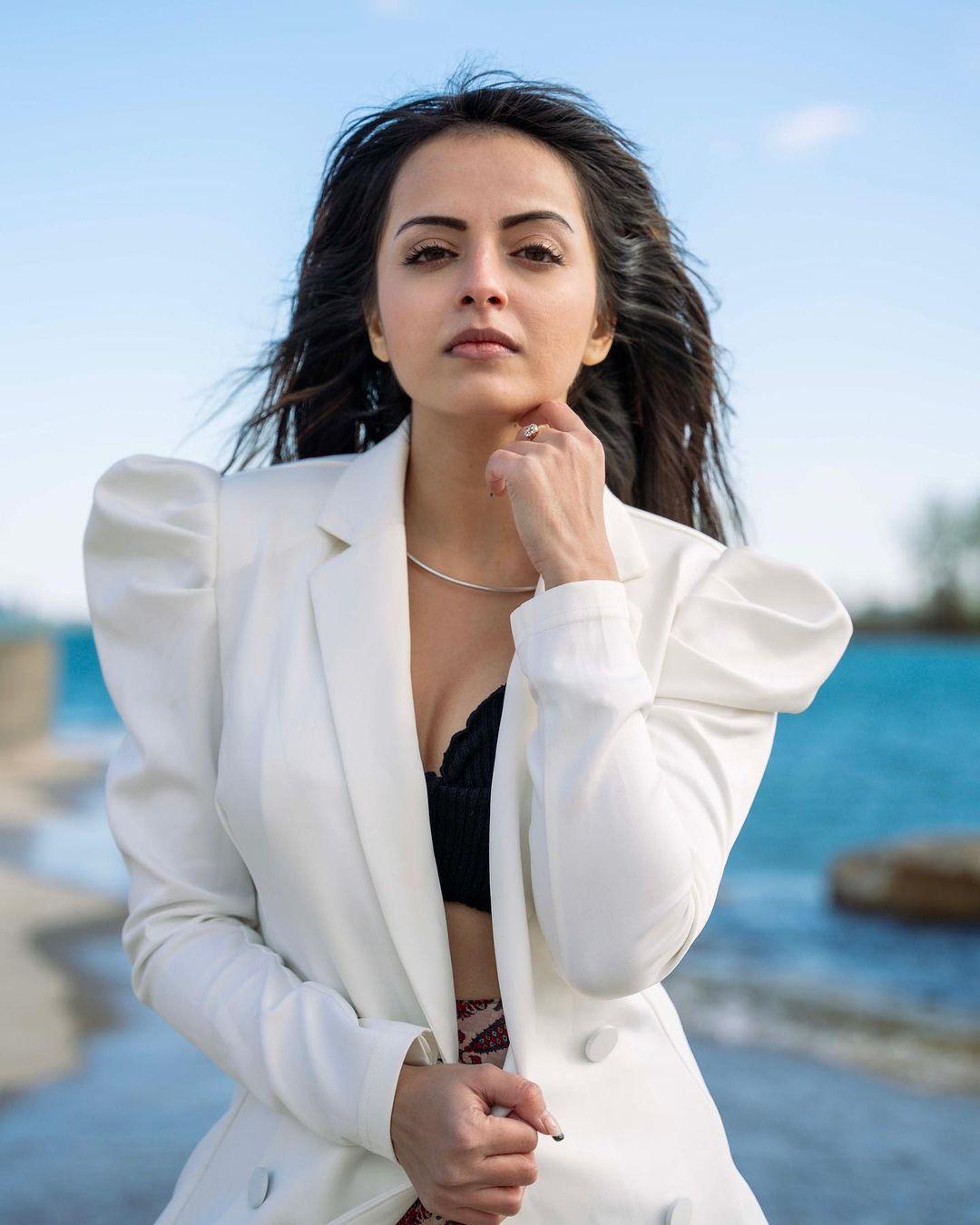 Exclusive hot and sexy photoshoot | Television actress Shrenu Parikh hot and sexy photoshoot