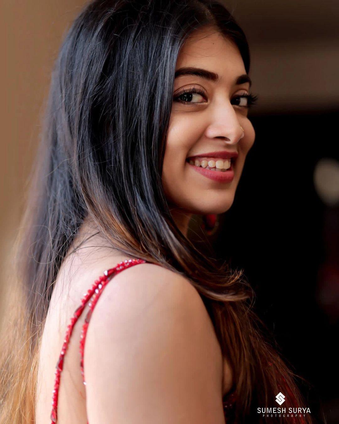 Exclusive very hot photos gallery | Madhuri Braganza in red saree glamorous and sexy photoshoot