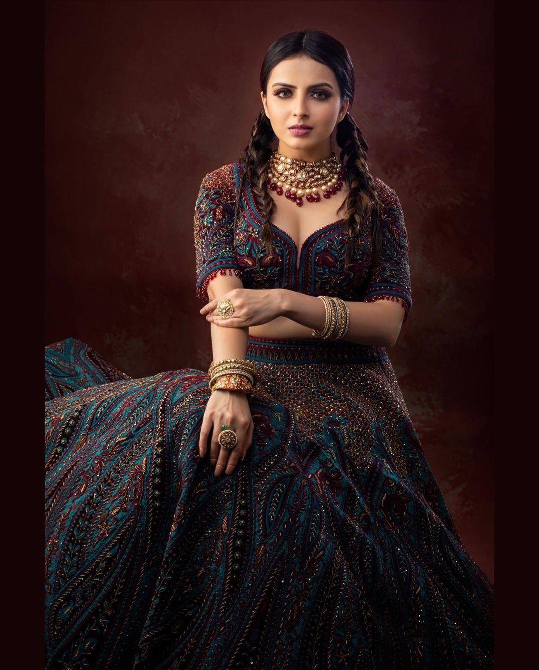 Television actress hot photos | Shrenu Parikh in bridal makeup hot and sexy photoshoot