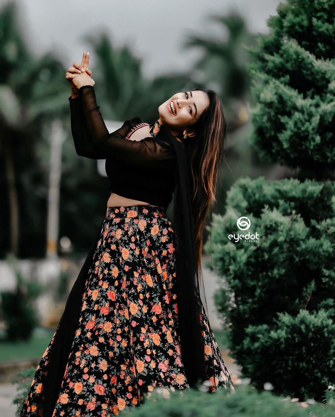 Attractive and sexy photoshoot | Malayalam Serial actress Anumol rs Karthu very glamorous photos