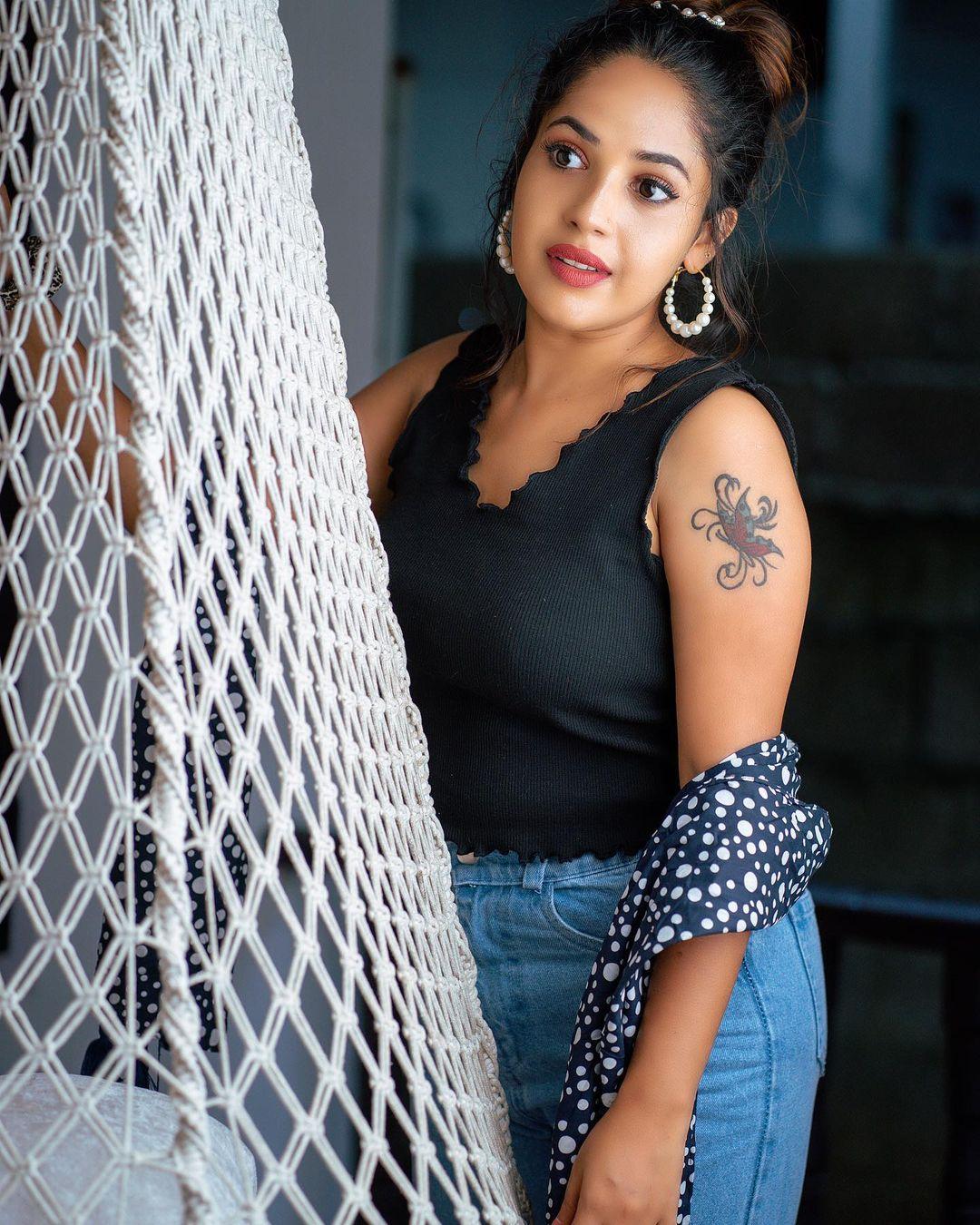 Exclusive very hot photos gallery | Amrutha Nair in sleeveless and exposing hot photoshoot