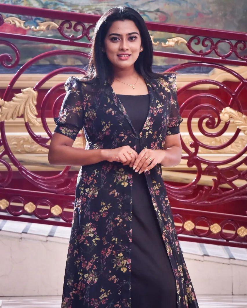 Exclusive very hot photos gallery | Malayalam television actress Dayyana Hameed exclusive hot photos gallery