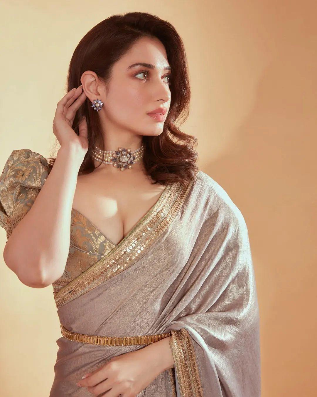 Exclusive hot and spicy stills | Tamannaah Bhatia exposing Cleavage in saree hot photos