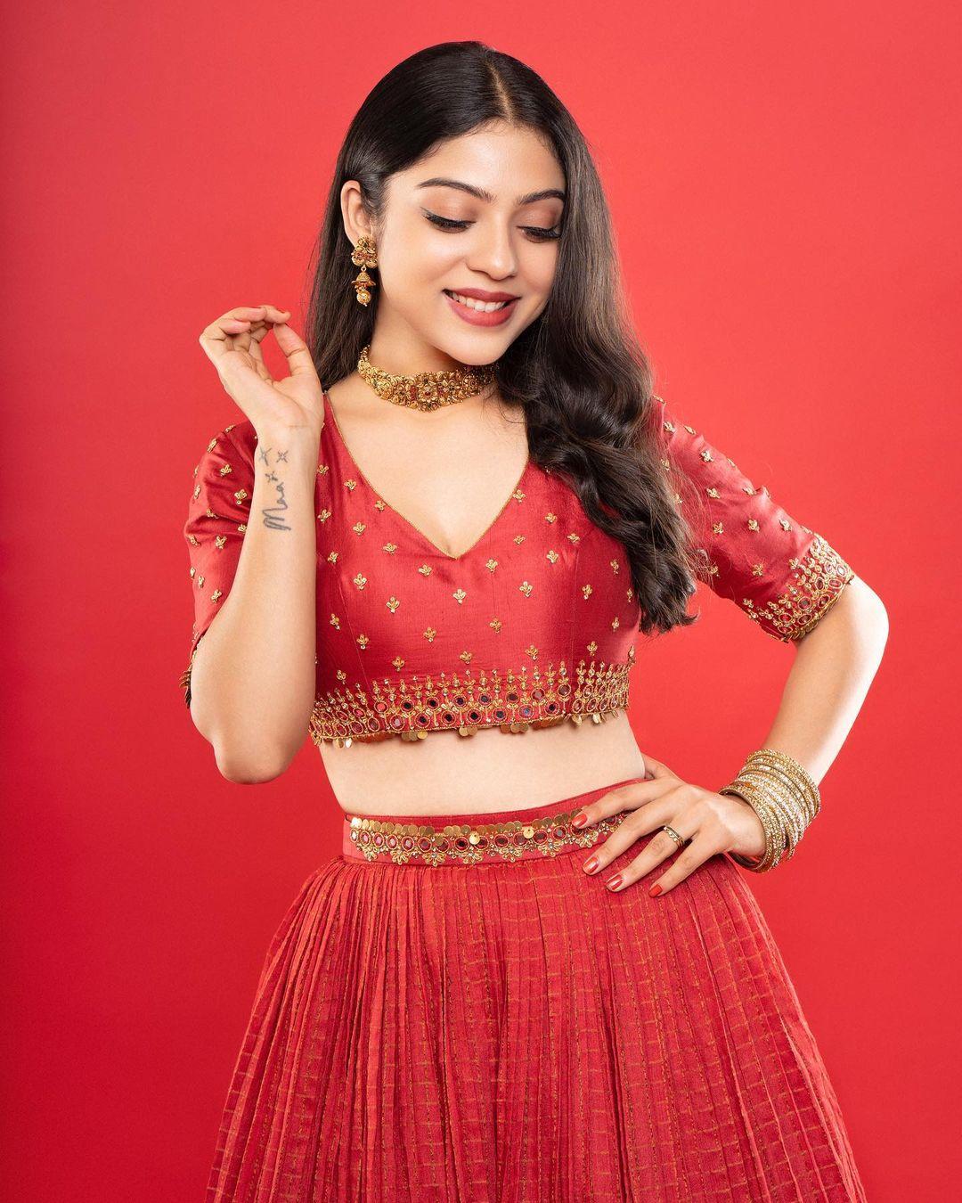 Tamil actress hot photos gallery | Varsha Bollamma looking very gorgeous in red lehenga hot photos