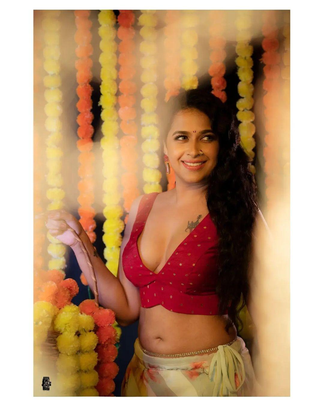 South Indian Actress hot photos | Sadhika Venugopal exposing Cleavage hot and sexy photoshoot