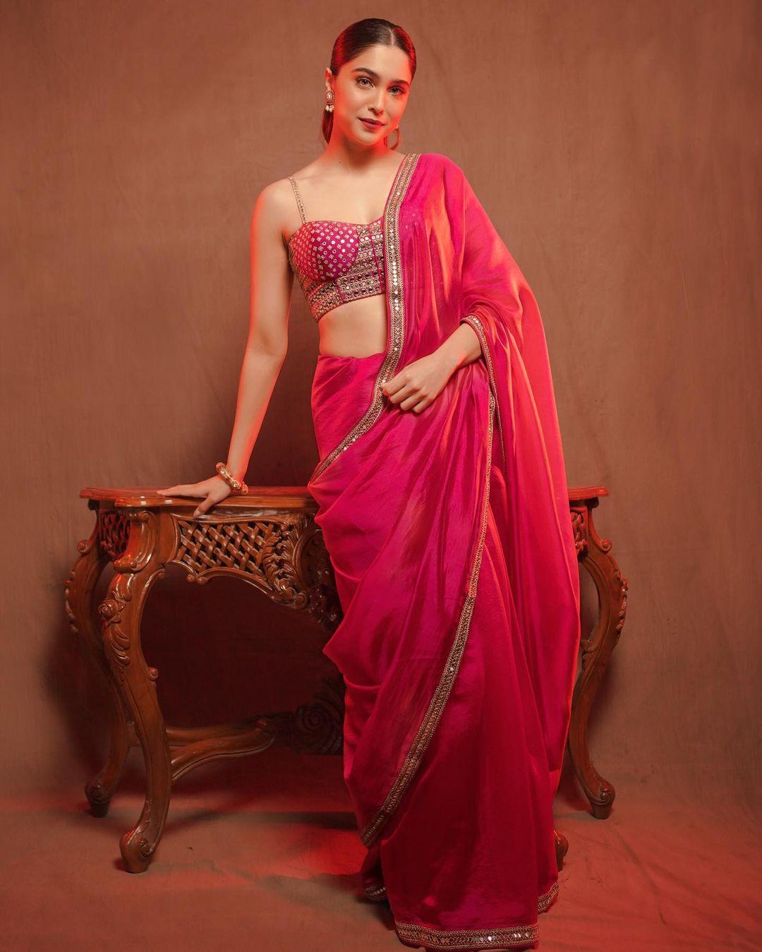 Bollywood actress hot photos gallery | Sharvari Wagh looking very glorious in red saree photos