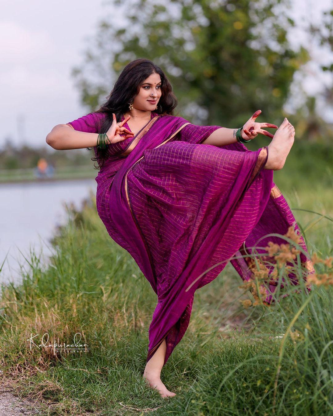 Exposing very hot photos gallery | Malayalam movie appan actress Radhika radhakrishnan in saree hot photos