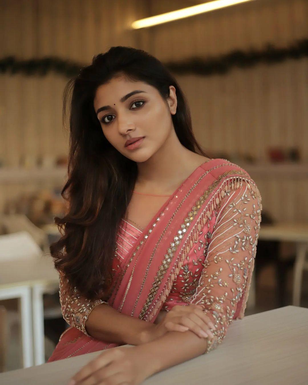 Beautiful and sexy photoshoot | Mirna Menon sexy transparent saree hot and spicy photos