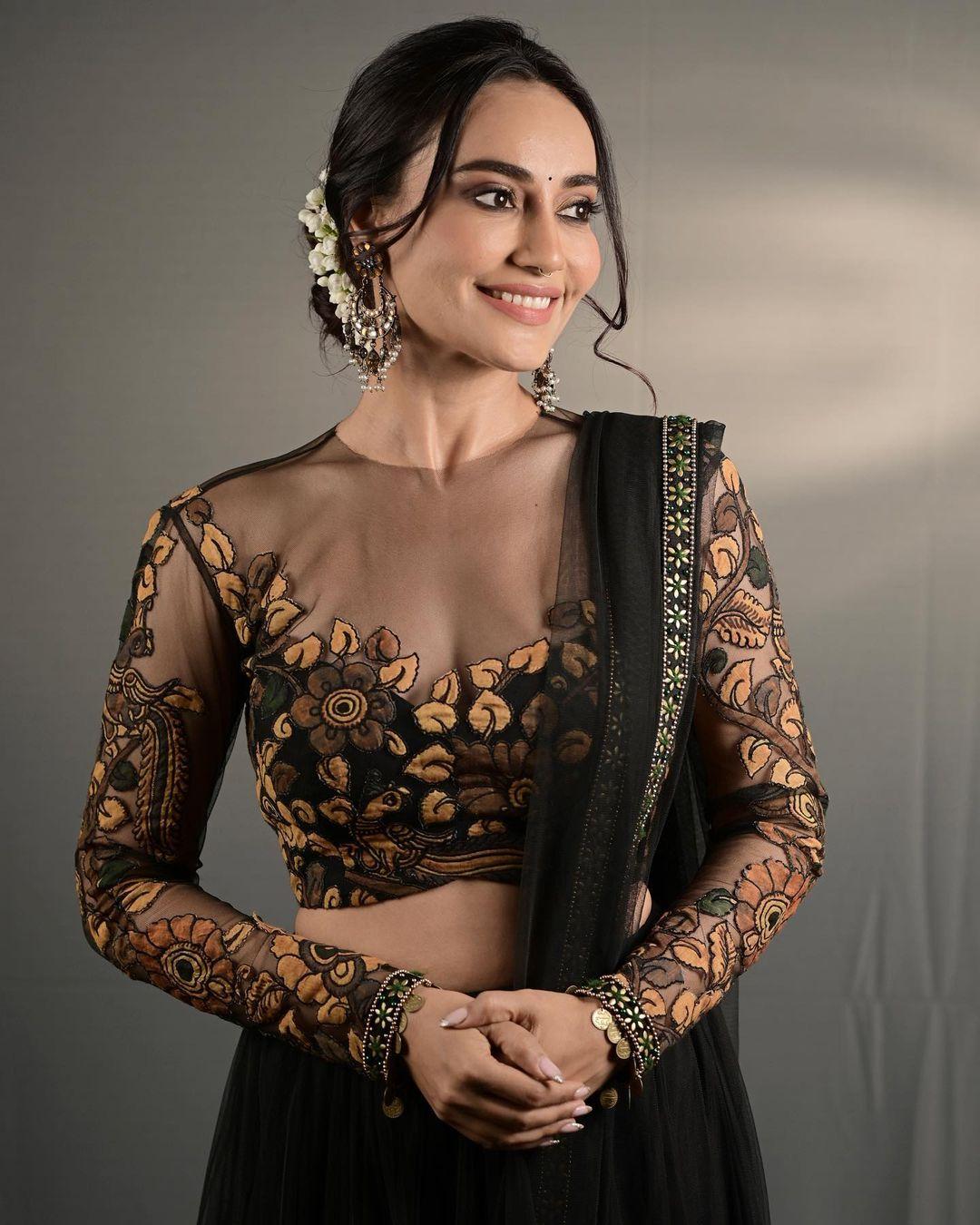 Exclusive very hot and sexy photos | Surbhi Jyoti exclusive hot and sexy photos in lehenga