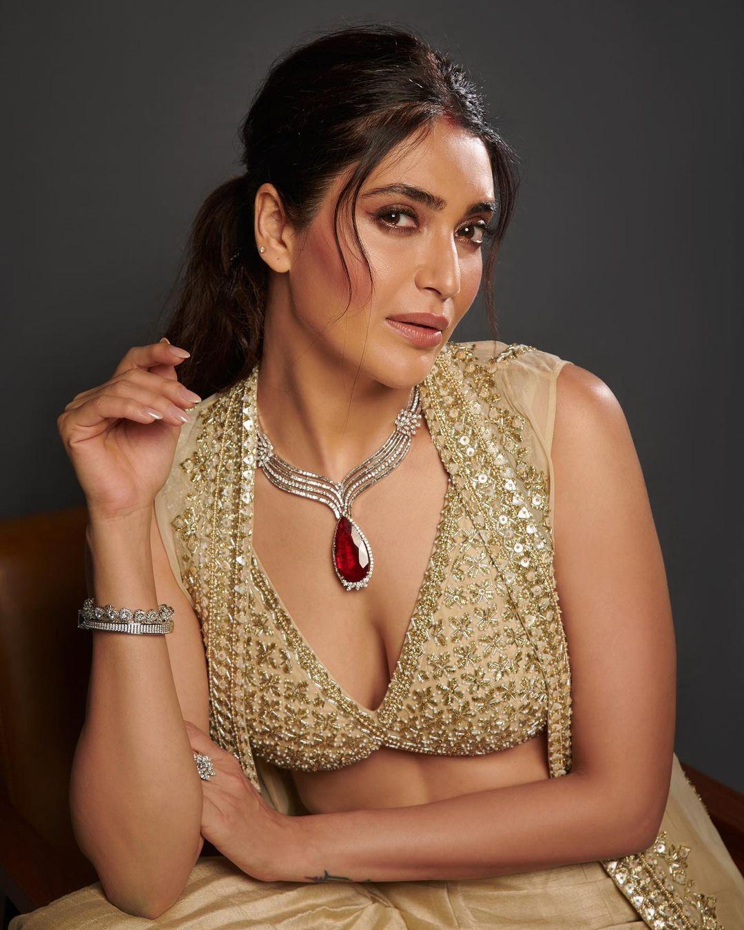 Beautiful and sexy stills | Karishma Tanna exclusive hot and spicy stills