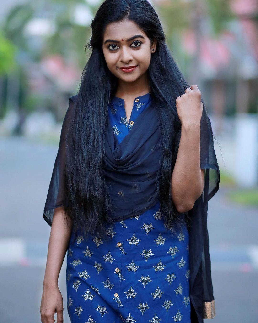 Beautiful and sexy photoshoot | Renu Soundar in blue churidhar looking very hot photos