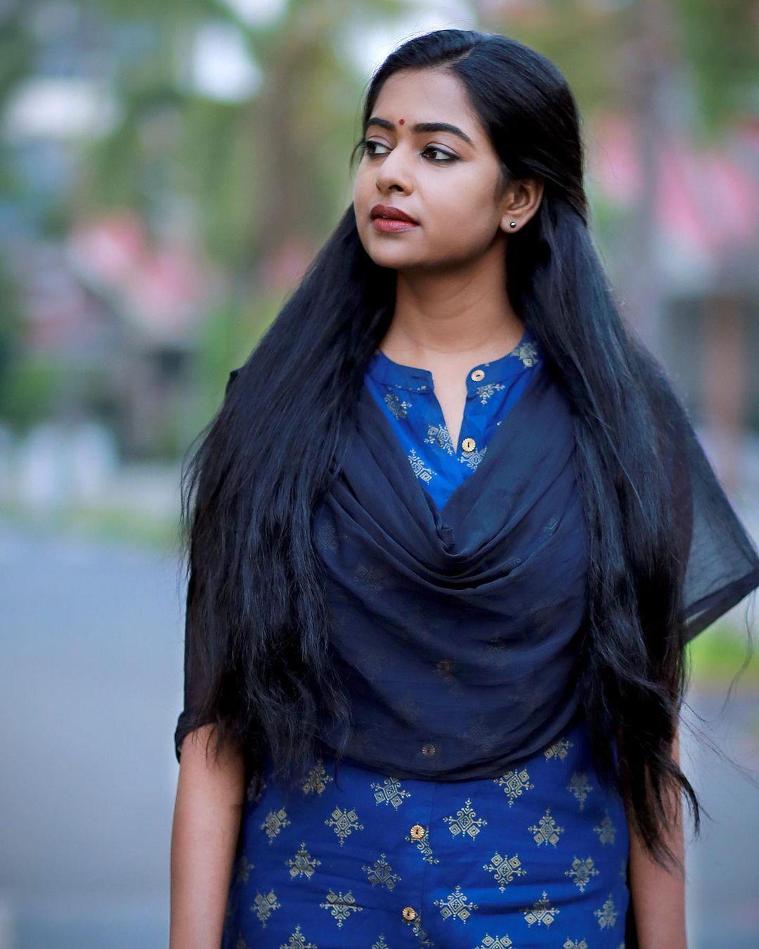 Kerala actress hot photos | Renu Soundar in blue churidhar looking very hot photos