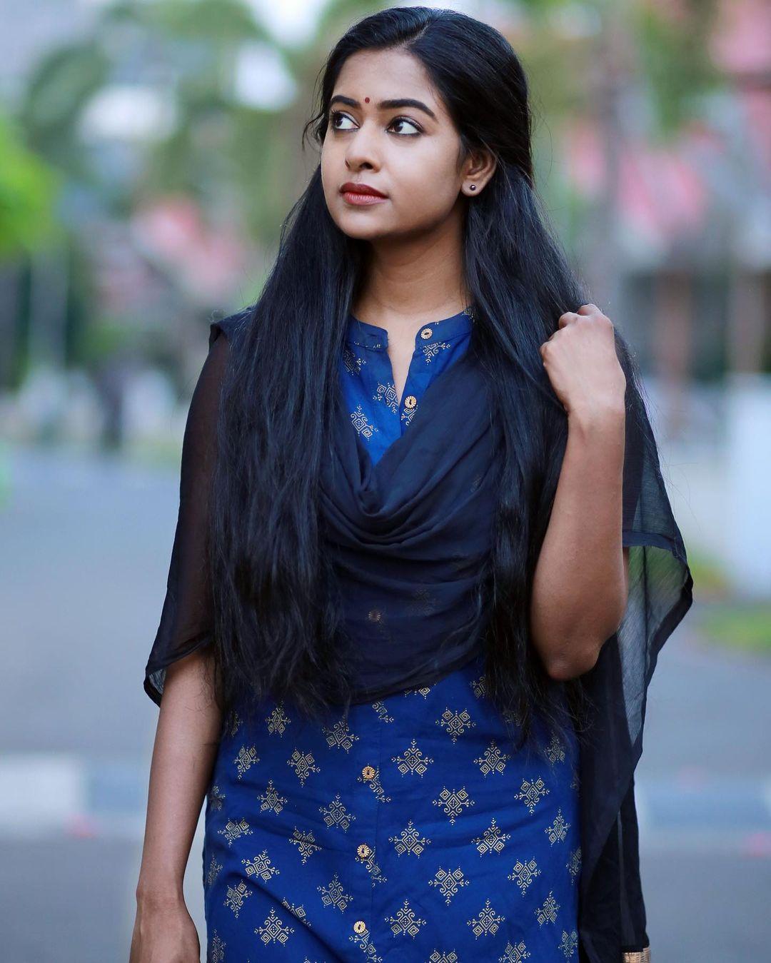 Malayalam Actress hot photos | Renu Soundar in blue churidhar looking very hot photos
