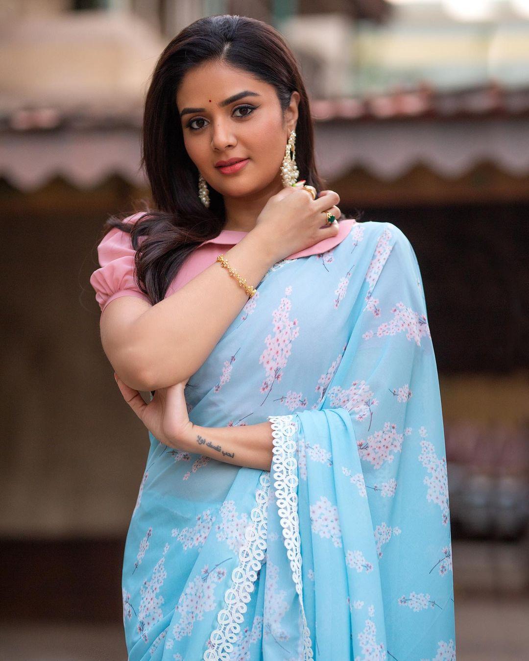 Saree hot and sexy photoshoot | Sreemukhi latest hot and sexy photoshoot in saree
