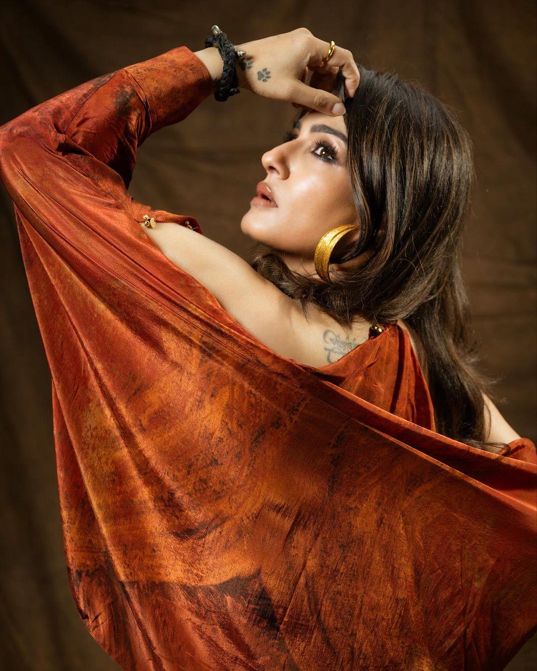 Exclusive | Raveena Tandon looking very glamorous and cute stills