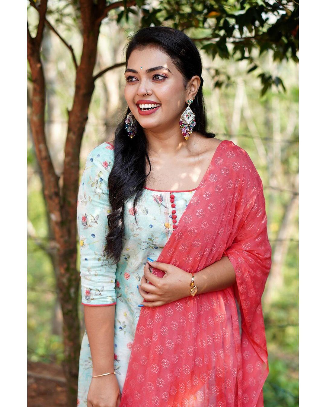 Beautiful actress hot photos| Mridula Vijay exclusive hot and sexy stills