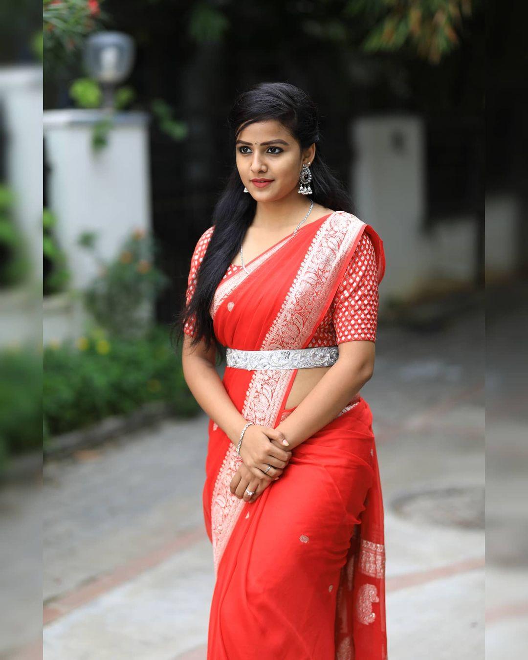 Exclusive hot photos|Vaishnavi Chaitanya in red saree hot photos