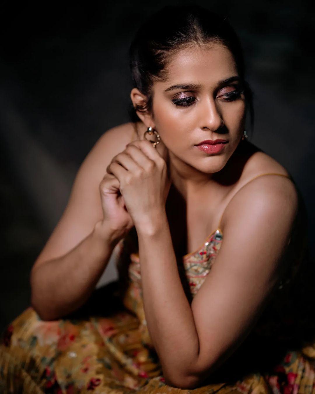 Glamorous and cute photoshoot | Rashmi gautam exposing very hot photos