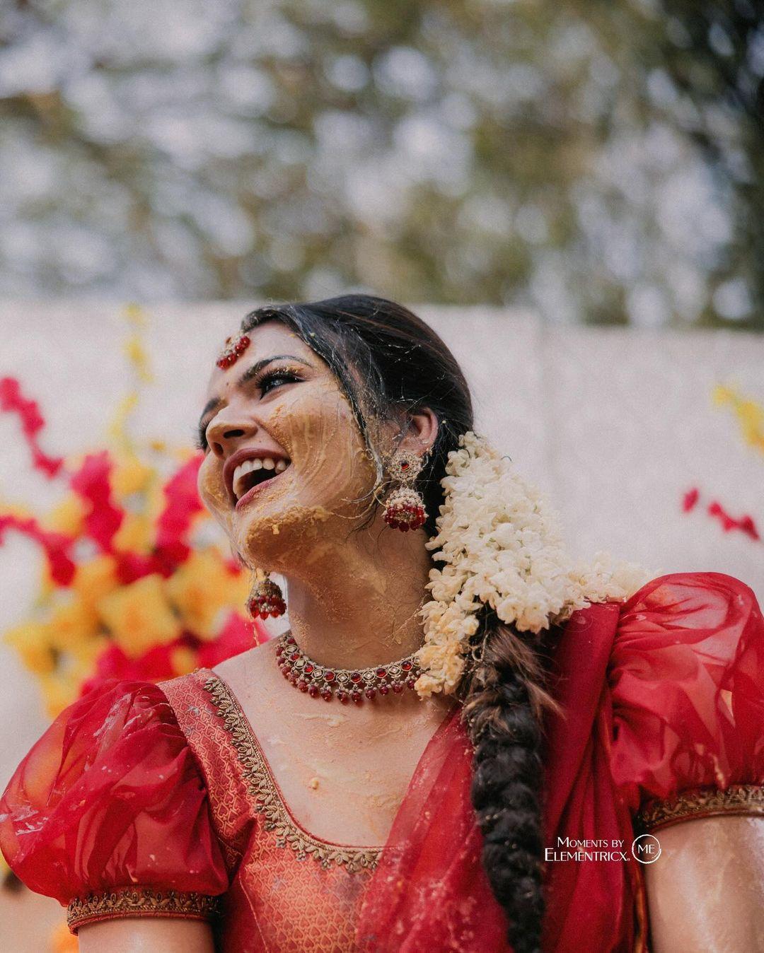 Hot and spicy photos |Aparna Das haldi hot photos gallery