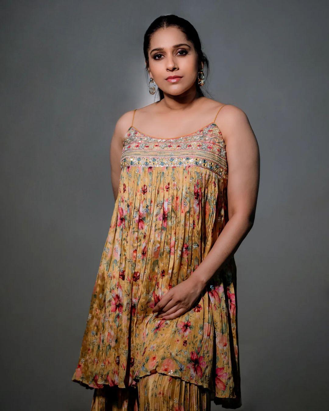 South Indian actress photos | Rashmi gautam exposing very hot photos