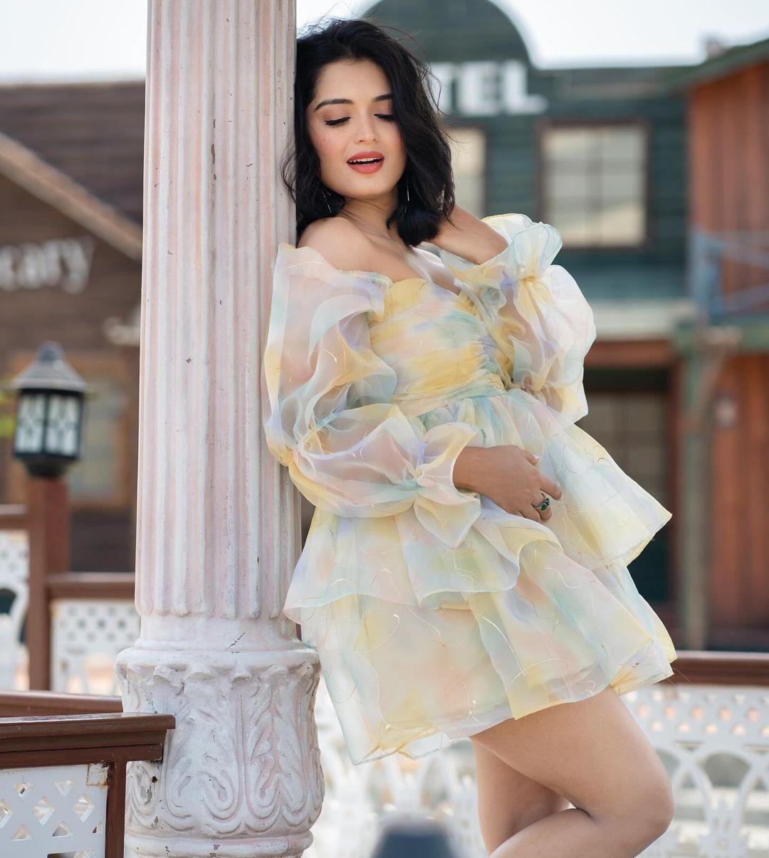 South Indian hot photos| Priyanka M Jain glamorous and cute stills