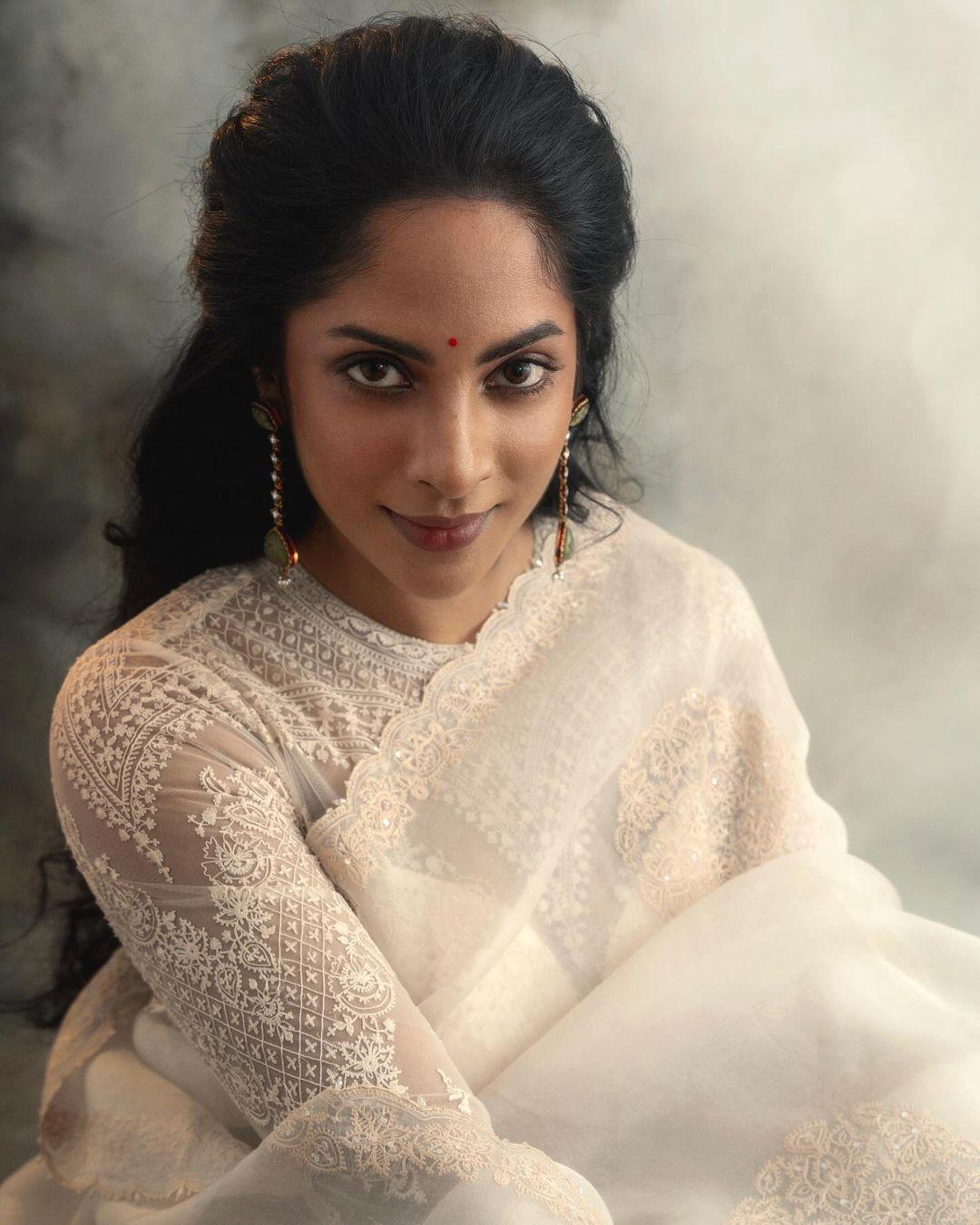 Telugu actress hot saree | Sriya Reddy in white dress looking very cute stills