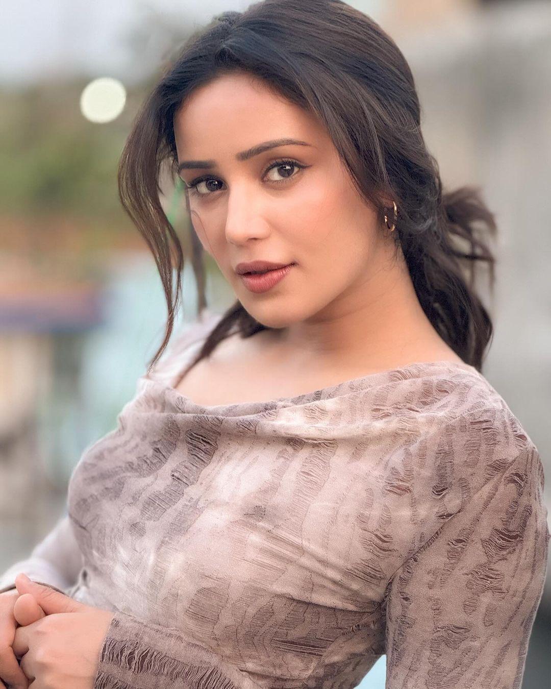 Beautiful actress photos| Simran Gupta looking very beautiful photos