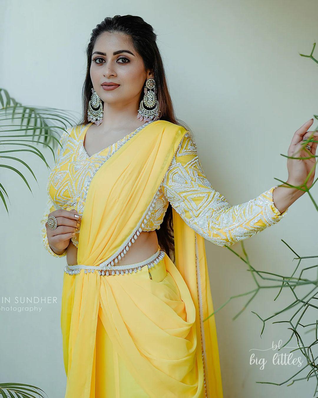 Exclusive hot photos |Sruthi Lakshmi exclusive hot photos in yellow transparent saree