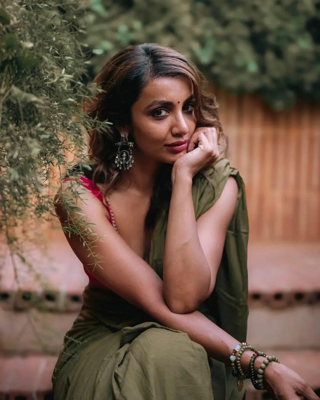 Exclusive hot photos | Tejaswi Madivada in saree exclusive hot and sexy photos
