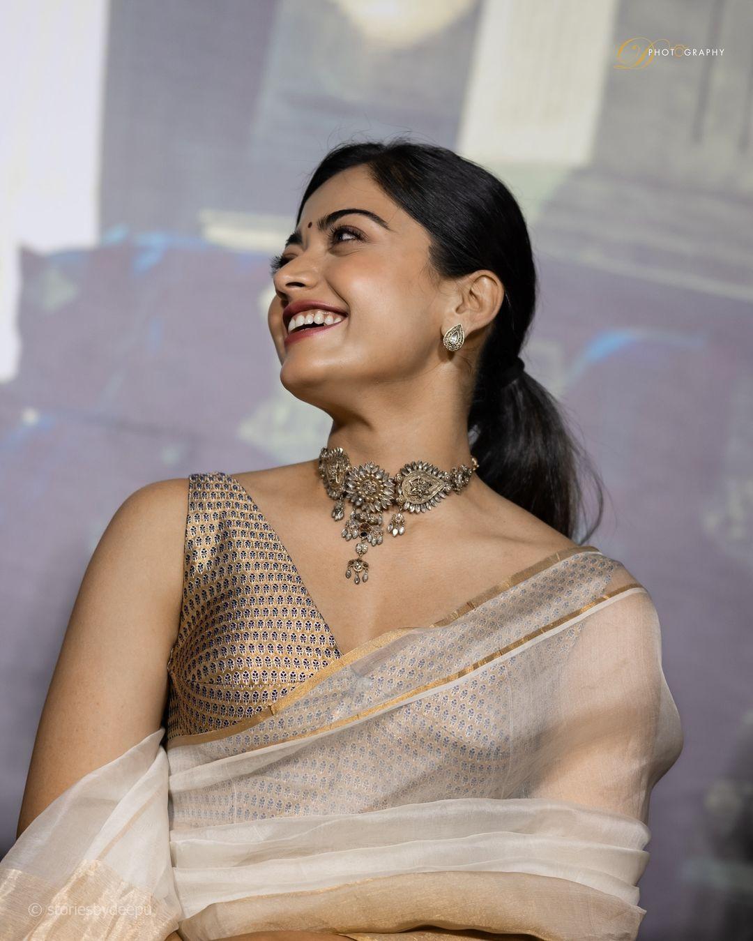 Cute and sexy photos|Rashmika Mandanna in saree exclusive hot photos