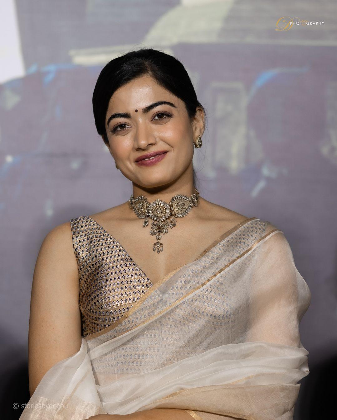 Cute and sexy stills| Rashmika Mandanna in saree exclusive hot photos