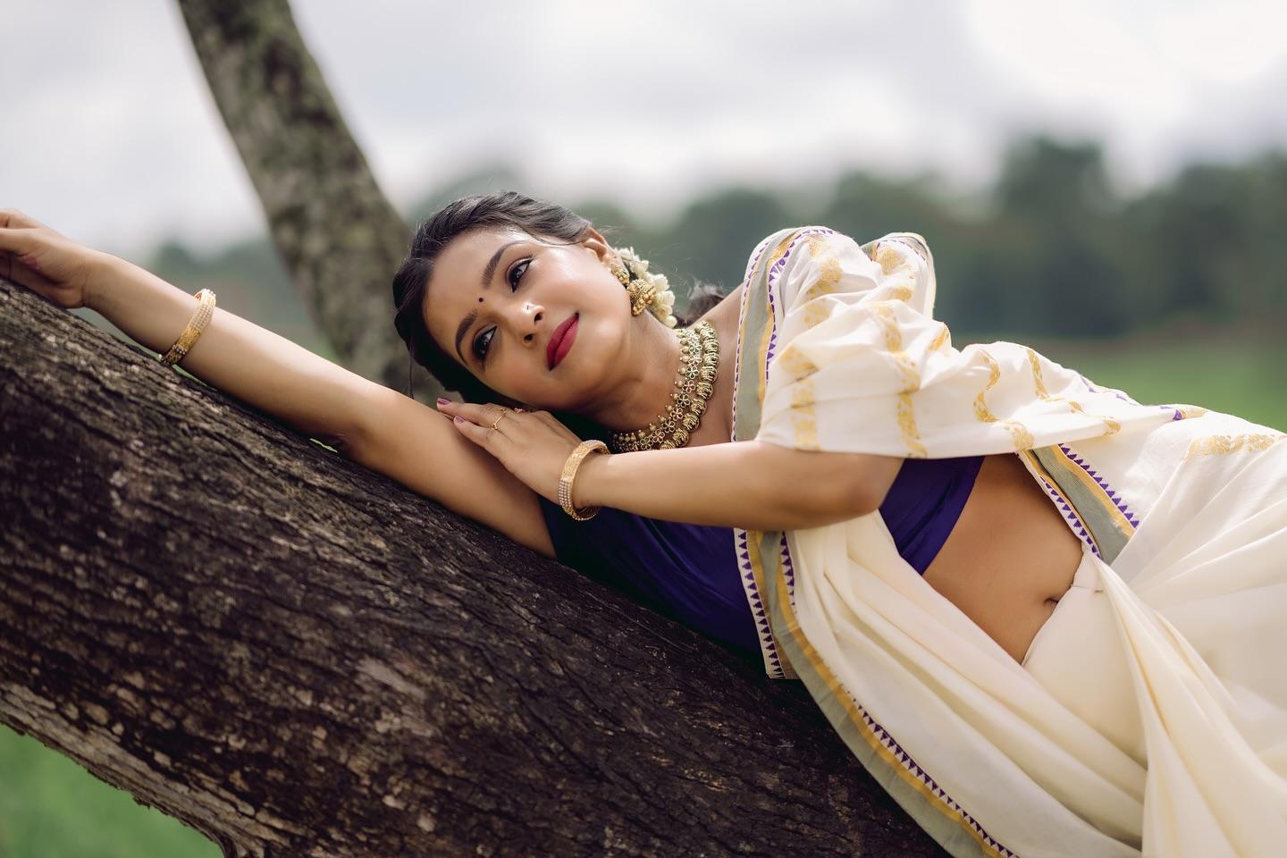 Exclusive hot photos| Alphy Panjikaran exclusive hot navel photos
