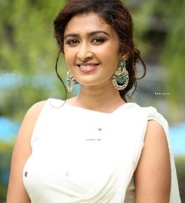 Farnaz shetty